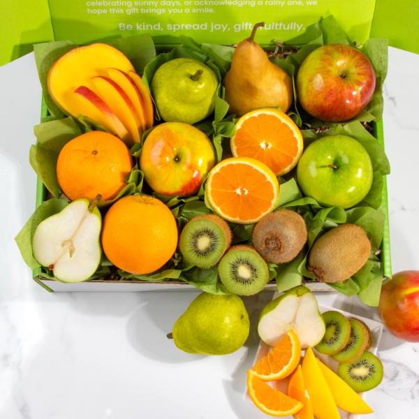 RB2002, Golden State Fruit Organic Deluxe Fruit Collection Gift Box